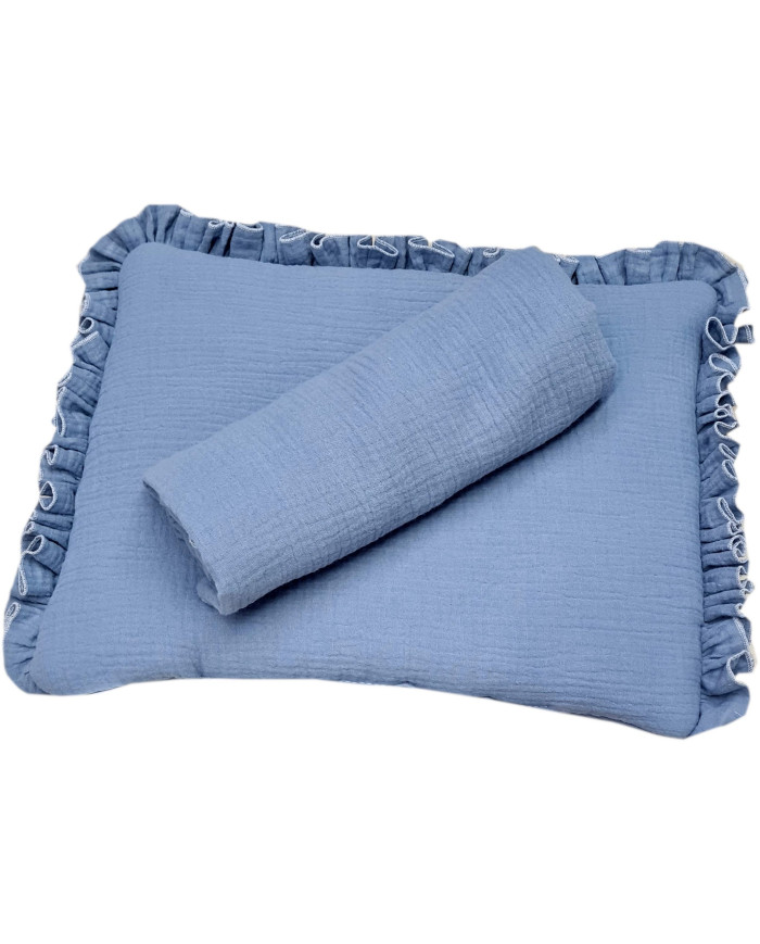 KOMPLET MUŚLINOWY KOC-OTULACZ, PODUSZKA Z FALBANKĄ JEANS