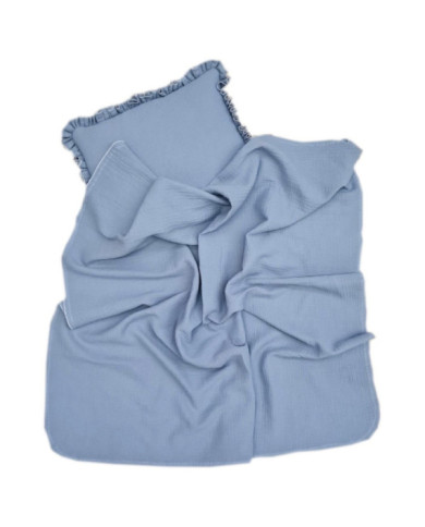 KOMPLET MUŚLINOWY KOC-OTULACZ, PODUSZKA Z FALBANKĄ JEANS