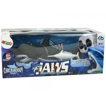 Zdalnie Sterowany Rekin Czarny Na Podczerwień Rusza Ogonem Woda