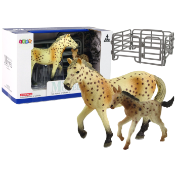 Zestaw 2 Figurek Konie Zagroda Koń Źrebak Rasa Knabstrupper